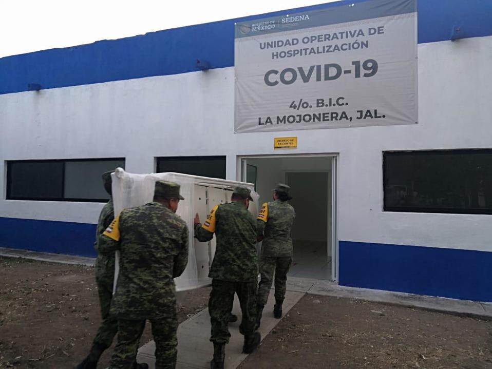 Trasladan insumos médicos para equipar hospitales de Zapopan (Cortesía)