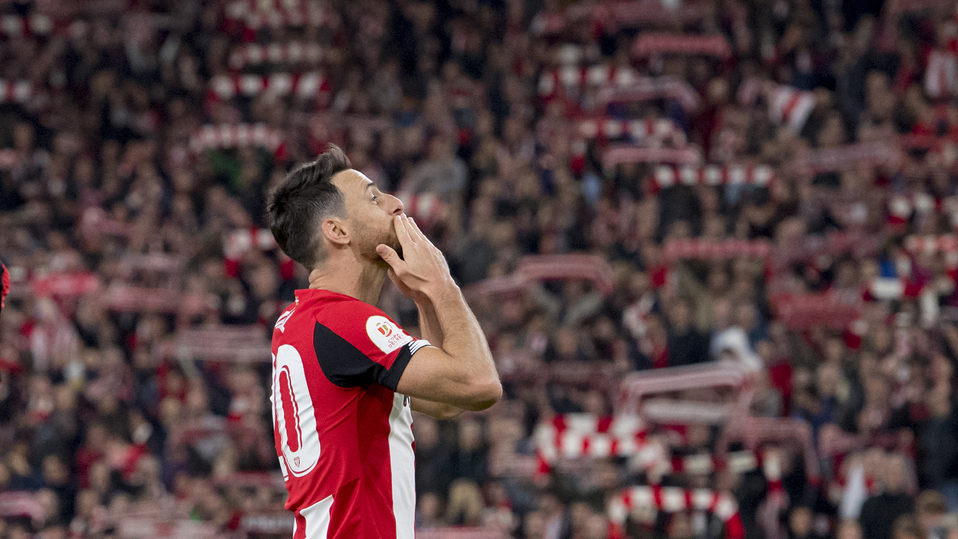 Aritz Aduriz anunció su retiro del futbol profesional (Twitter: @AthleticClub)