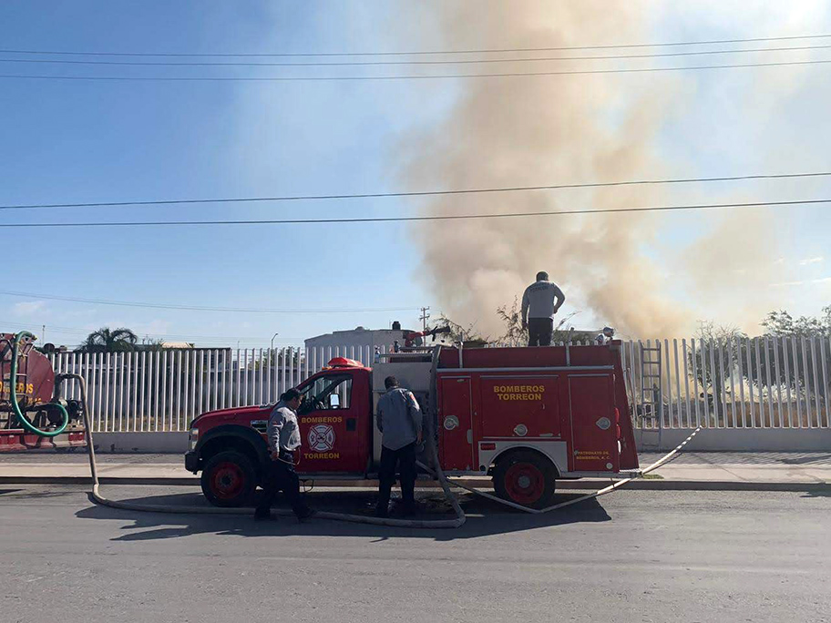 Incendio en la UAdeC. (Notivox Digital)