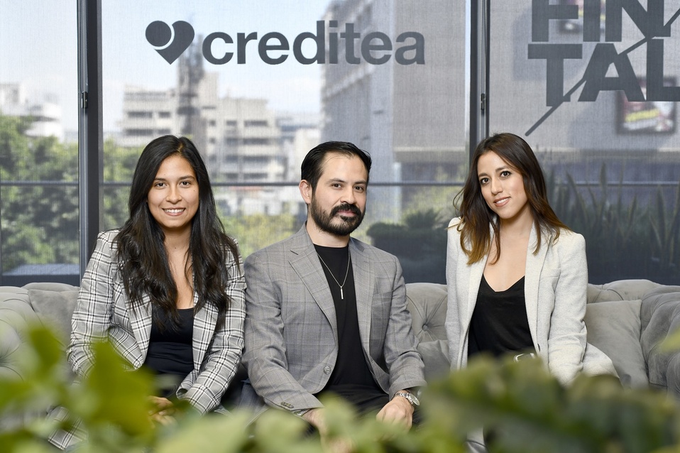 Karla Jiménez, Guillermo Romero y Tania Vargas, del equipo de marketing de Creditea México. Cortesía