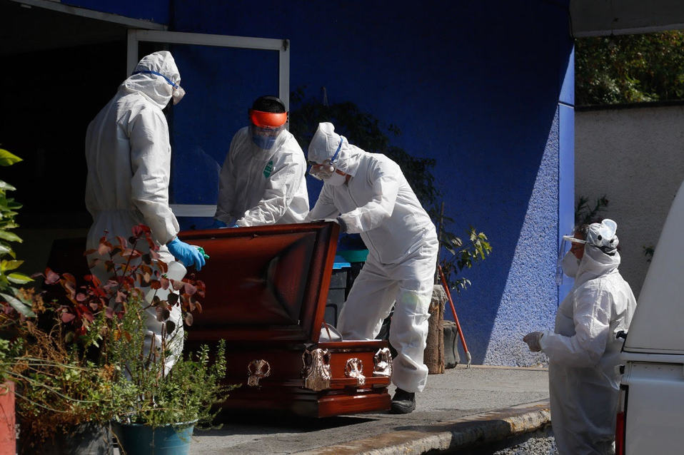Personal funerario pide ampliar sus horarios de trabajo para darse abasto. (Omar Brito)