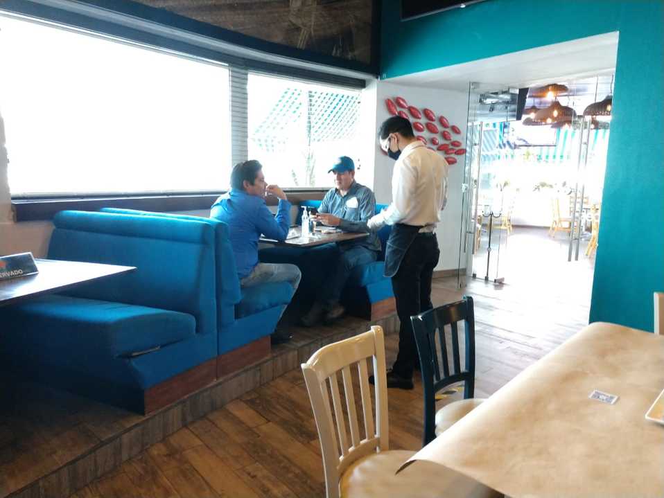 Piden restauranteros cumplir con protocolos de salud por bien común