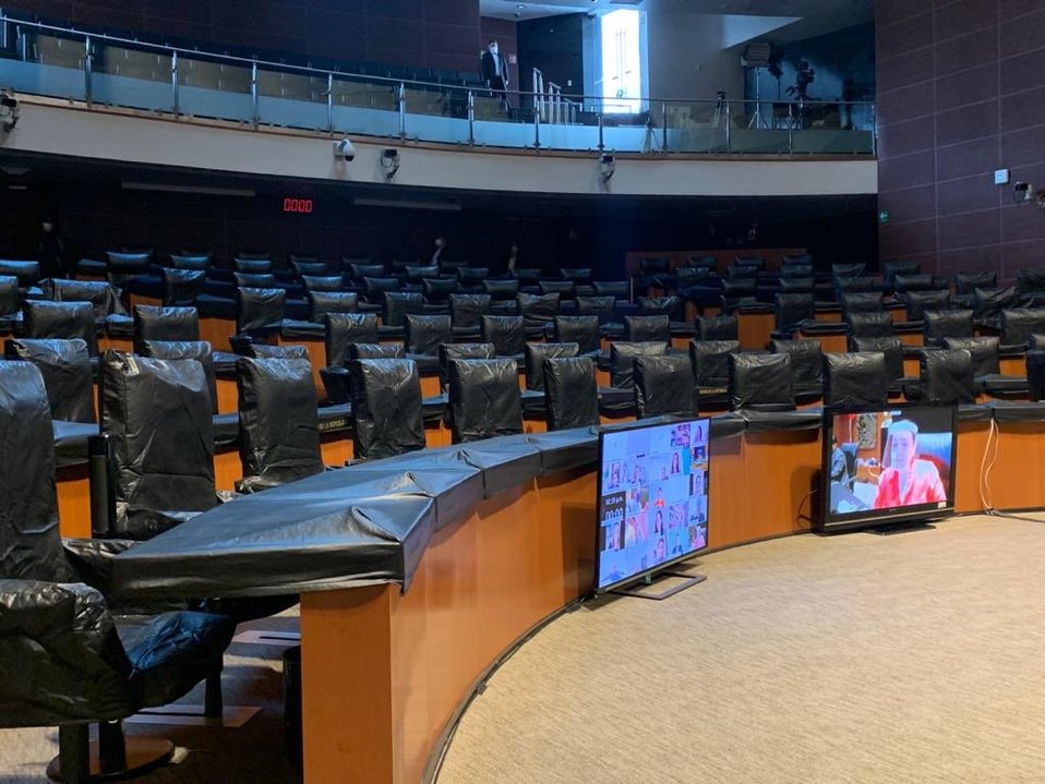 Pleno del Senado semivacío porque la sesión fue vía remota. ( Twitte | @monicaferbal)