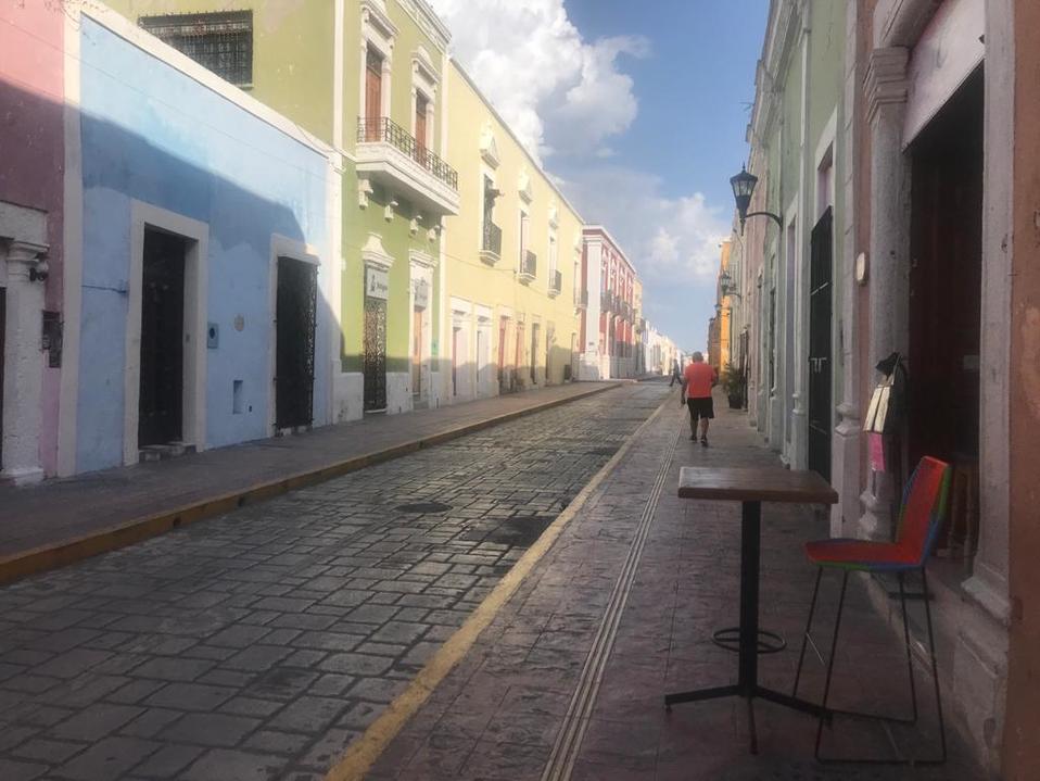 La calle 59 en el centro histórico de Campeche la cual se caracteriza por afluencia de turistas . Foto de jorge carballo