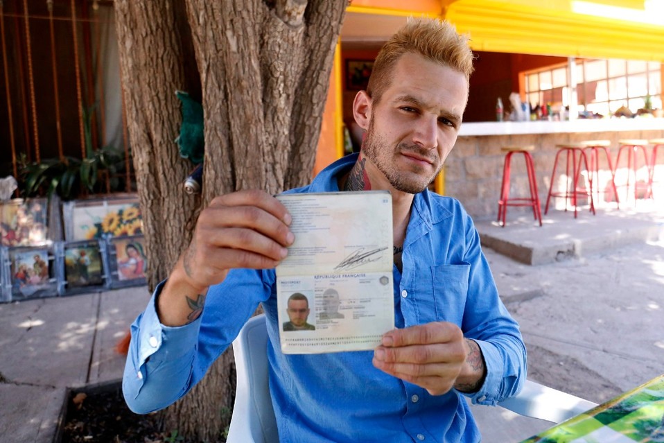 El principal motivo de Dimitri Borias para permanecer la Ciudad Jardín, es reconocer a su hija legalmente. (Rolando Riestra)