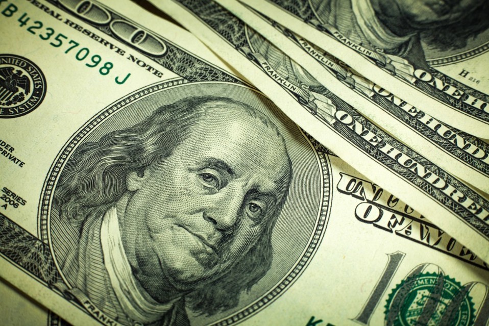 Dólar estadunidense tipo de cambio (Shutterstock)