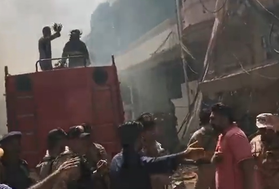 Pakistán. Avión con 107 pasajeros se estrella. (Captura)