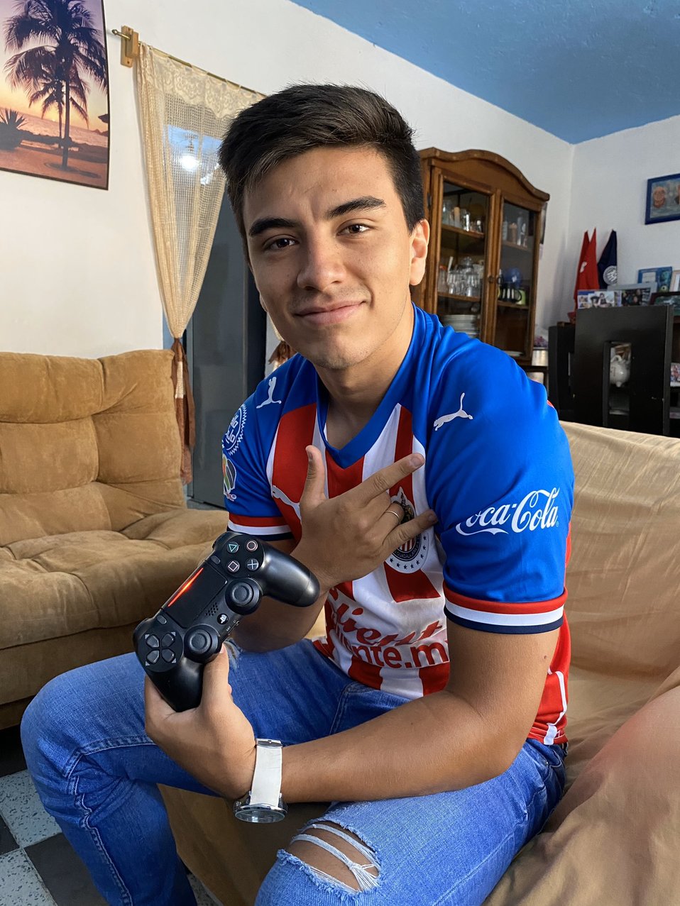 Fernando Beltrán estuvo al mando de Chivas en el Clásico Nacional (Twitter @Chivas)