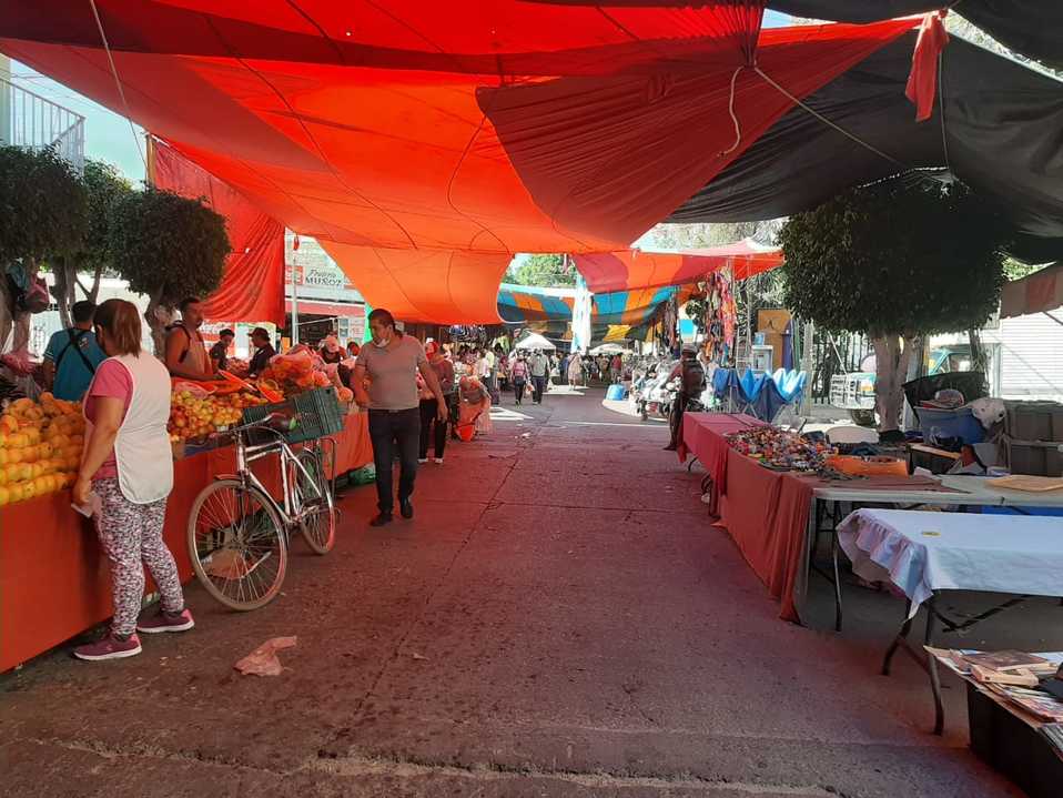Plazas en León siguen activas pese al coronavirus