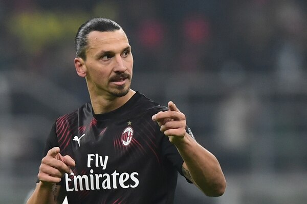 Zlatan Ibrahimovic sale lesionado del entrenamiento del AC Milan (AFP)