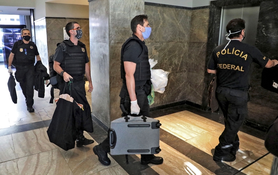 La Policía brasileña cumple con 12 órdenes de allanamiento, uno de ellos en el Palacio de Laranjeiras, residencia del gobernador de Río. (AFP)