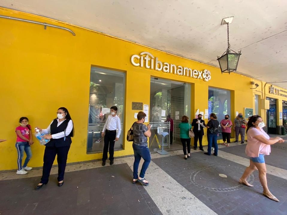 Coronavirus en Jalisco Aumentan aglomeraciones en bancos Grupo Milenio