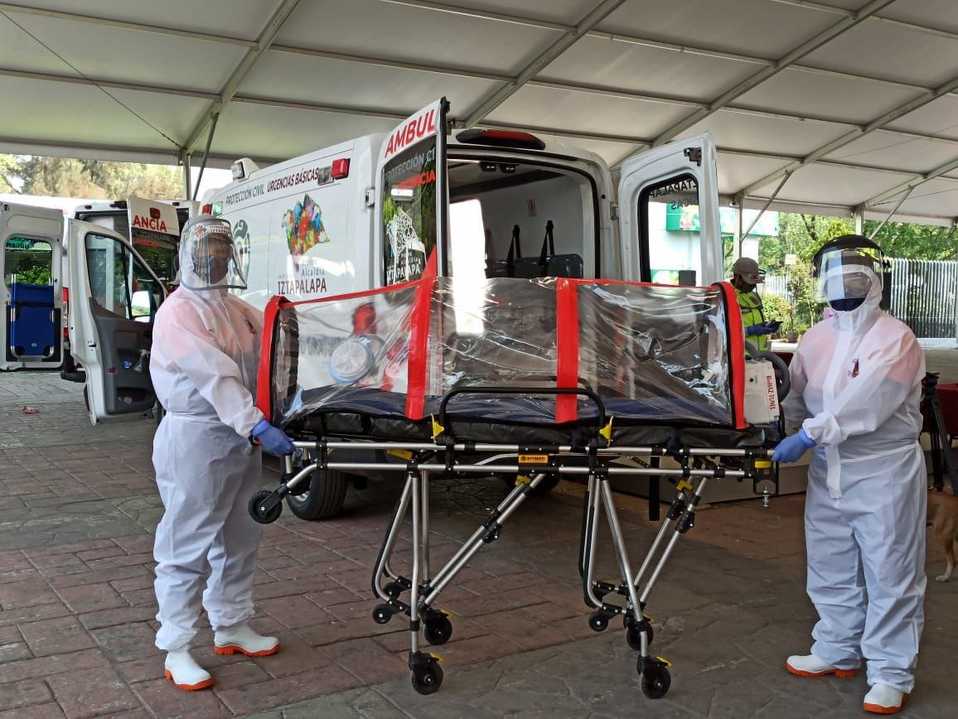 Ambulancia equipada para atender a pacientes con coronavirus en Iztapalapa.