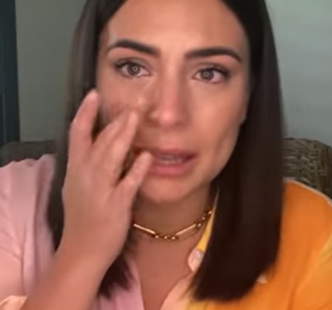 Ana Brenda Contreras, con lágrimas en sus ojos, recuerda el inicio de su carrera. (Captura)