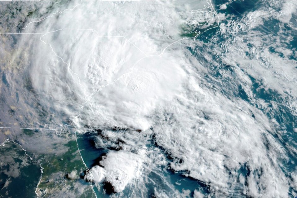 'Bertha' dejará fuertes lluvias, vientos e inundaciones. (AP)