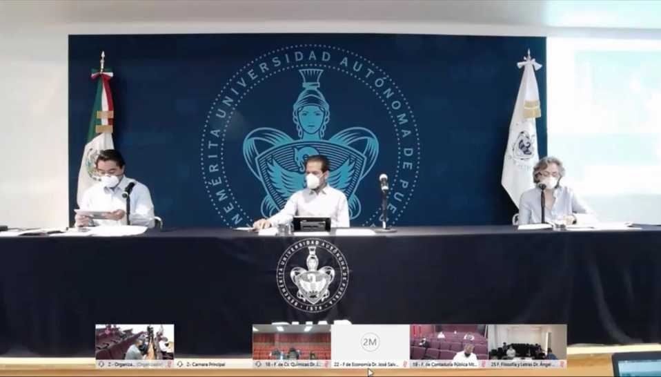 Esparza Ortiz reiteró que las acciones del gobierno y de la sociedad, deben enfocarse en atender la salud de los poblanos. (Jaime Zambrano)