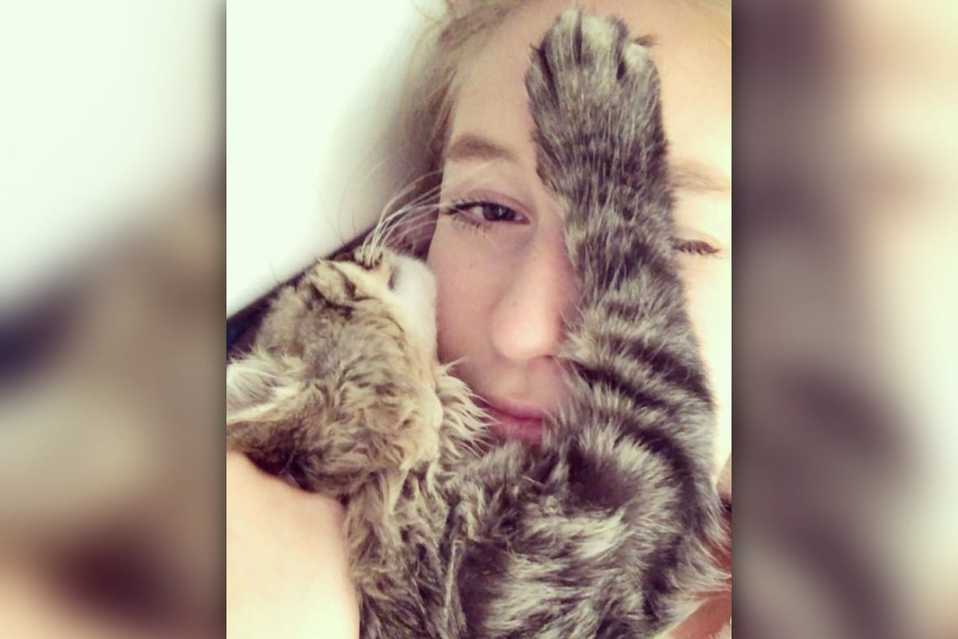 Selena hace todo lo posible para salvar a Lee, sin importarle las sanciones acumuladas por no entregar al gato (Instagram).