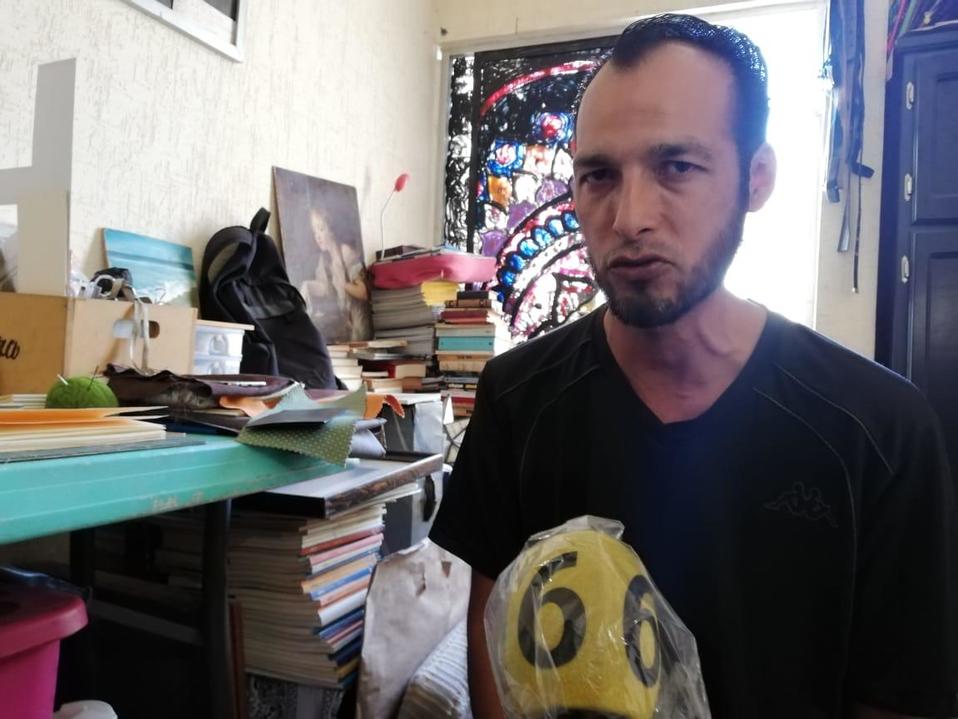 Arturo aprendió en cursos y tutoriales. (Especial)