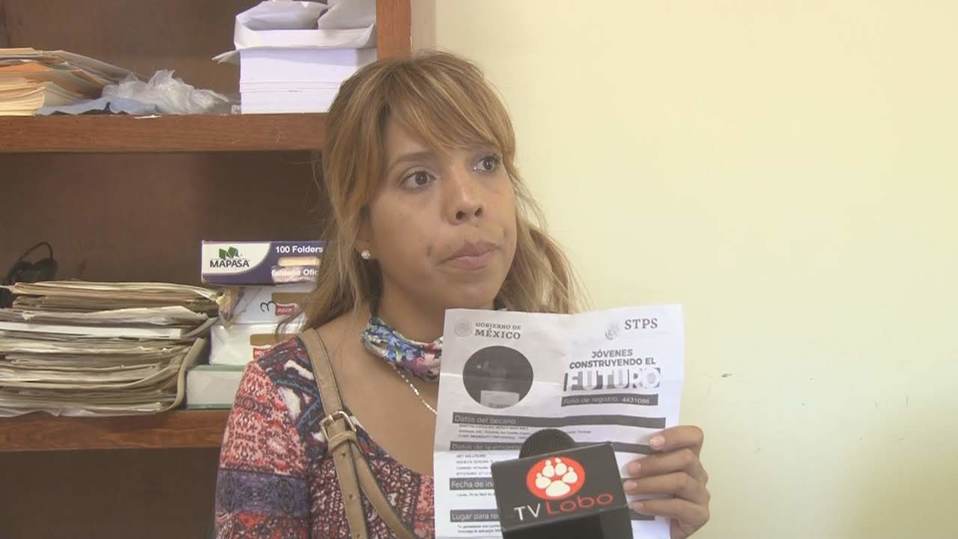 Martha Carolina fue registrada a nombre de una empresa de Lerdo, dice que fue anulada y ya no recibió el apoyo. (Especial)