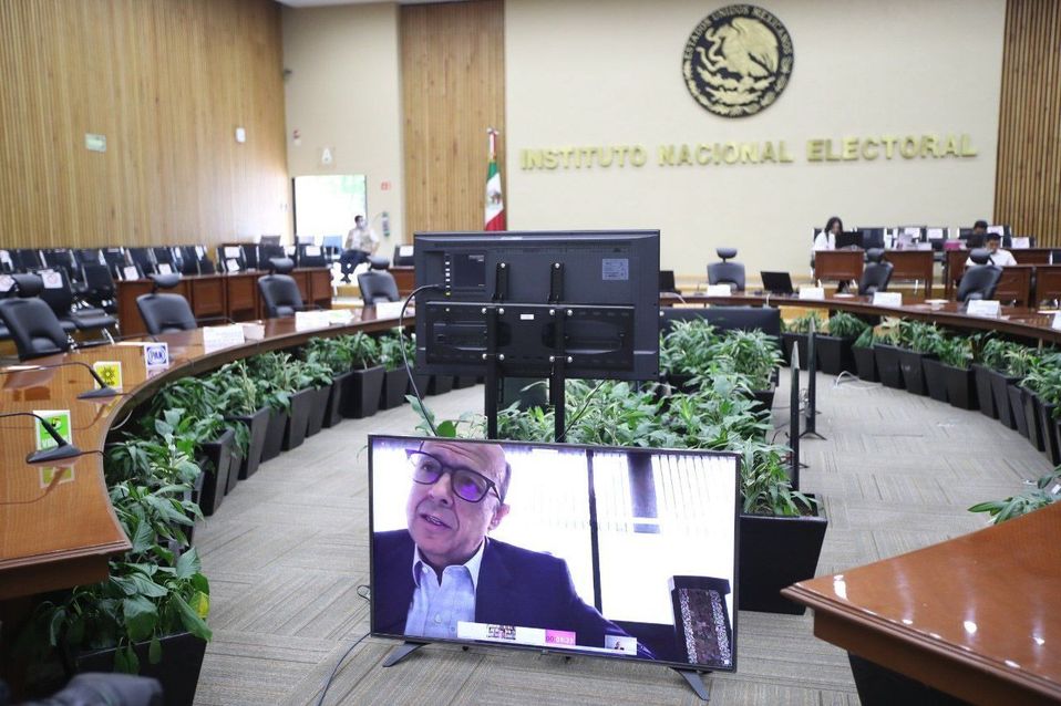 El INE informó que se deberán emitir los criterios para la revocación de mandato. (Cuartoscuro)