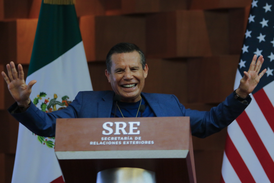 Julio César Chávez durante una conferencia en la Secretaria de Relaciones Exteriores (Imago7)