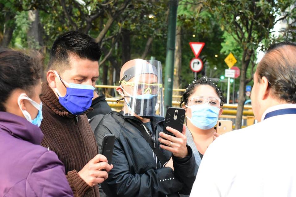 Padres y madres de niños con cáncer que se manifestaban desde el pasado 27 de mayo. (Fanny Miranda)