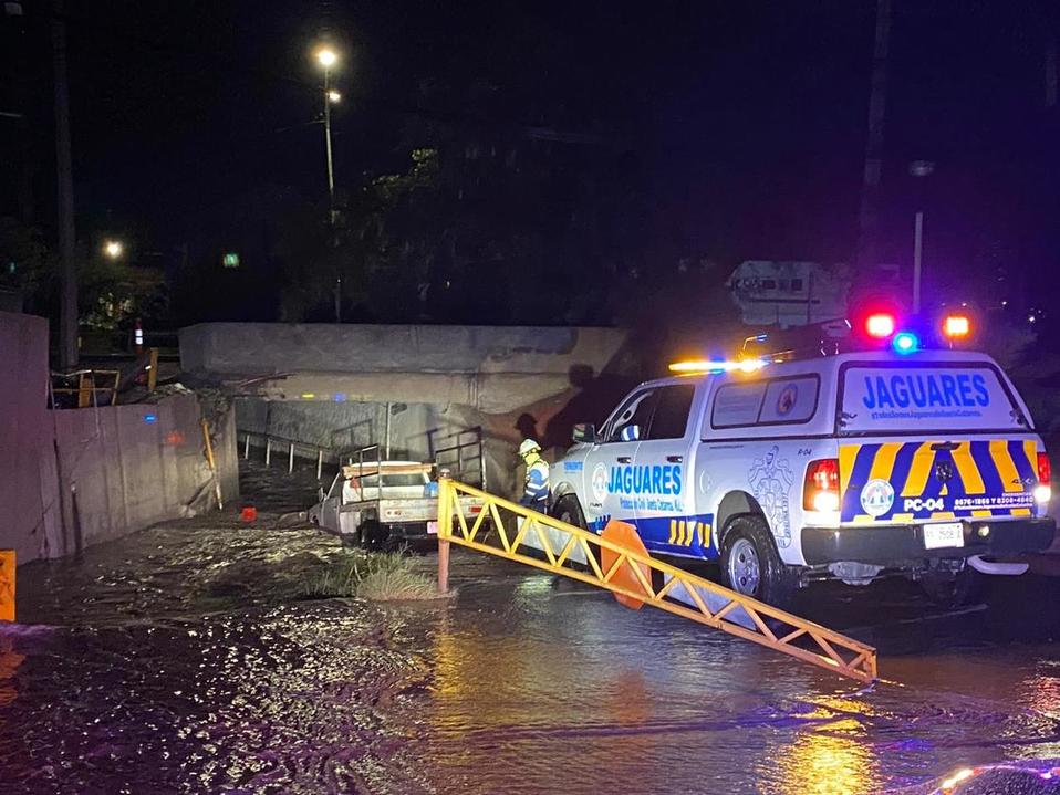 Protección Civil atendió los reportes durante la tormenta en Nuevo León.