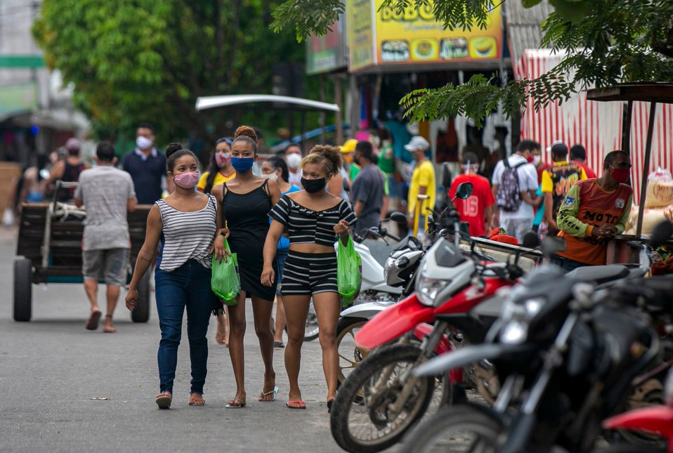 En Brasil  los contagios aumentaron en 33 mil 274 personas en 24 horas. (AFP)