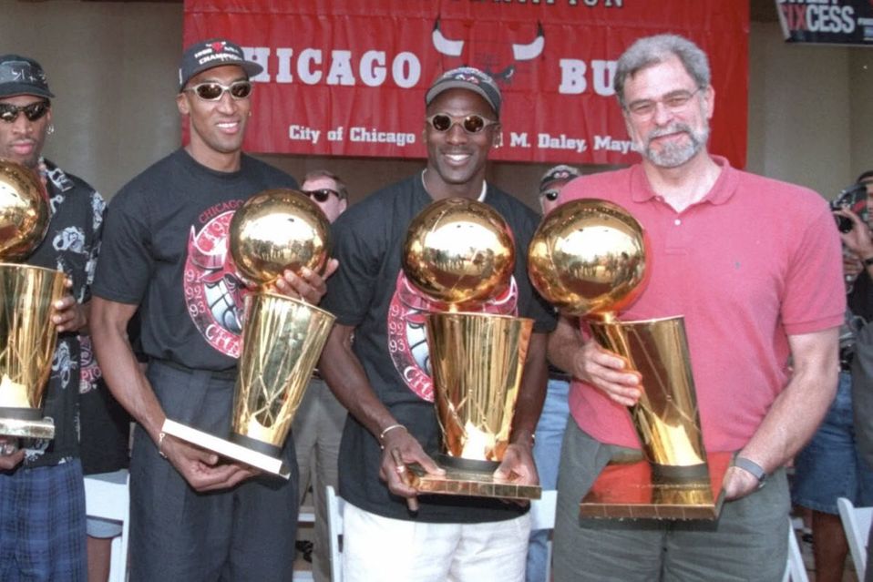 Dennis Rodman, Scottie Pippen, Michael Jordan y Phil Jackson (AP)