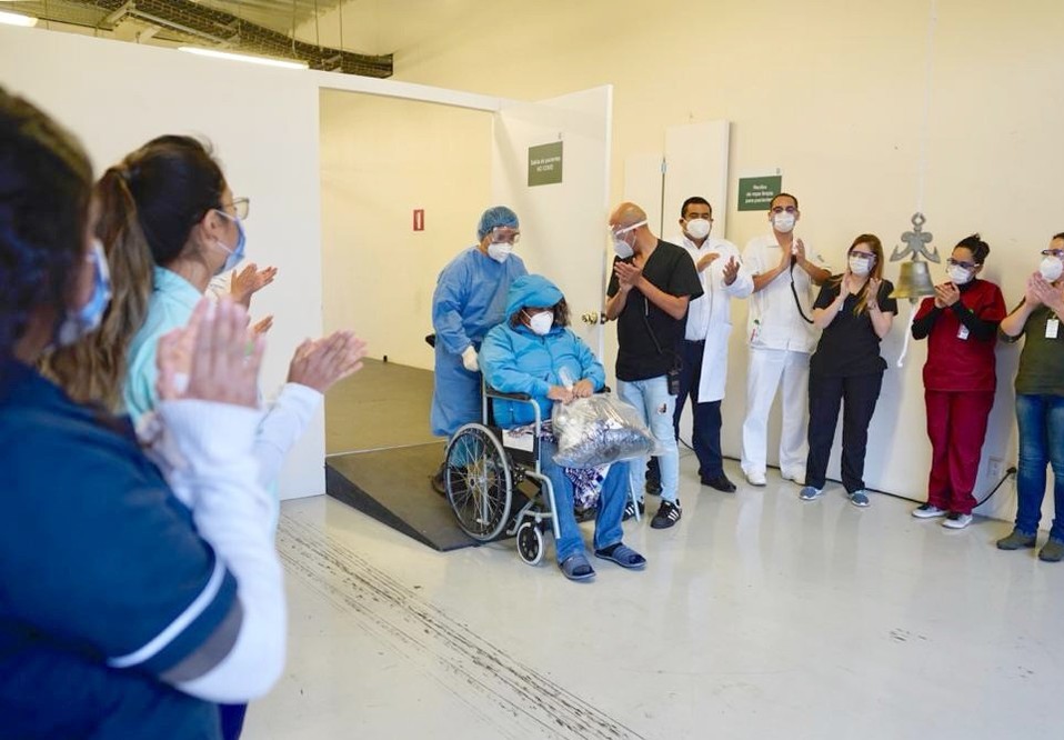 El IMSS dio de alta a cinco pacientes con covid-19 en Autódromo Hermanos Rodríguez. | Especial