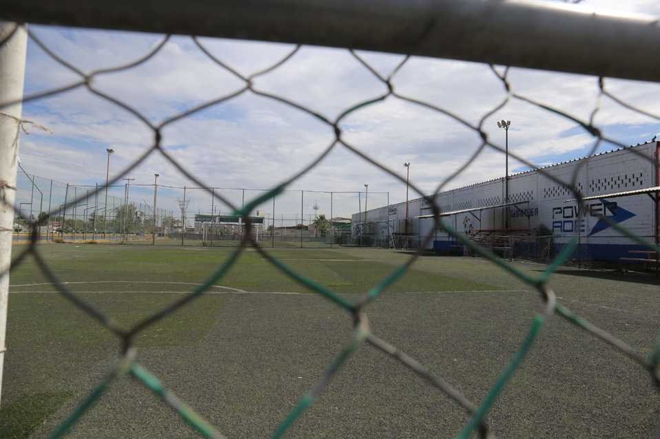 La Nueva normalidad no contempla las canchas de Gómez Palacio. (Rolando Riestra)