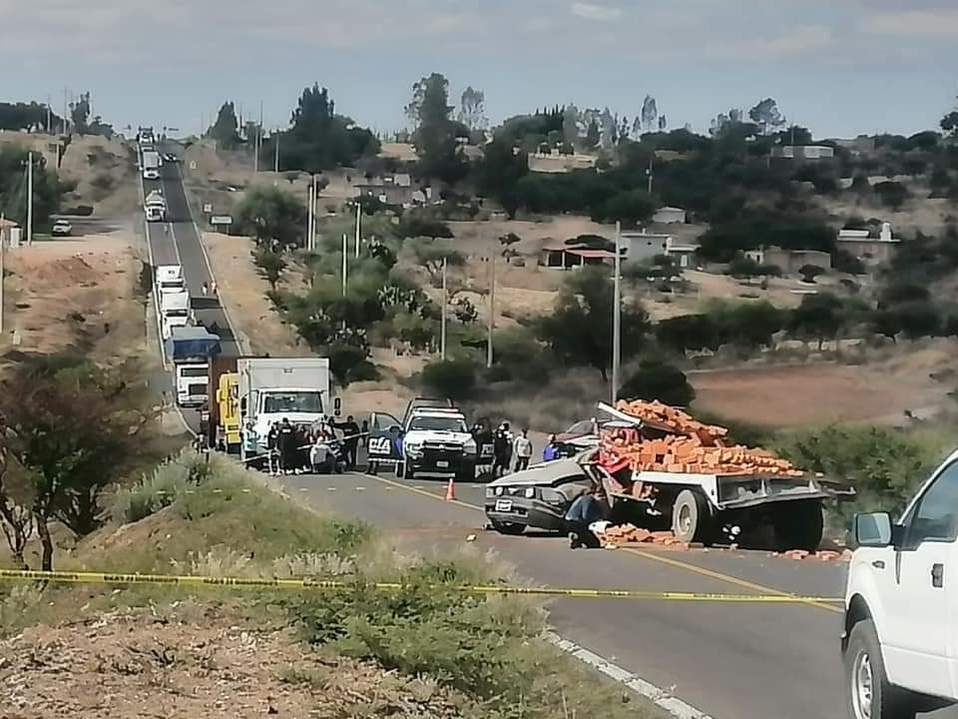 Choque en carretera Dolores Hidalgo-Guanajuato deja 5 fallecidos