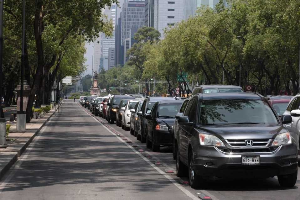 Vehículos circulan en la CdMx. (Jesús Quintanar)