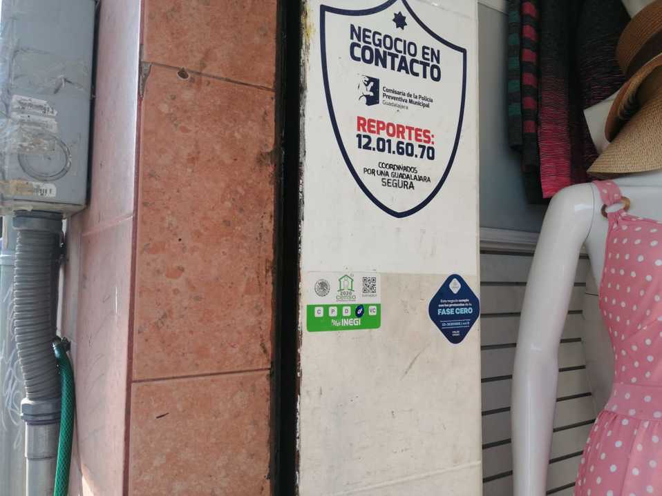 Algunos abrieron sus locales, pero otros prefirieron cerrar para no ser sancionados. (Juan Carlos Munguía)