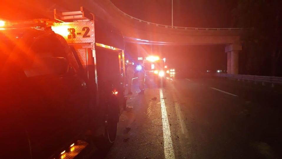 El aparatoso accidente, ocurrió sobre la Carretera Guadalajara- Nogales, a la altura del retorno elevado. ( Martín Patiño Segura)