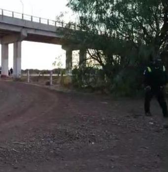 Localizan cuerpo colgado en puente de Celaya