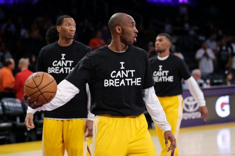 Protesta de Kobe Bryant en 2014 (AP)