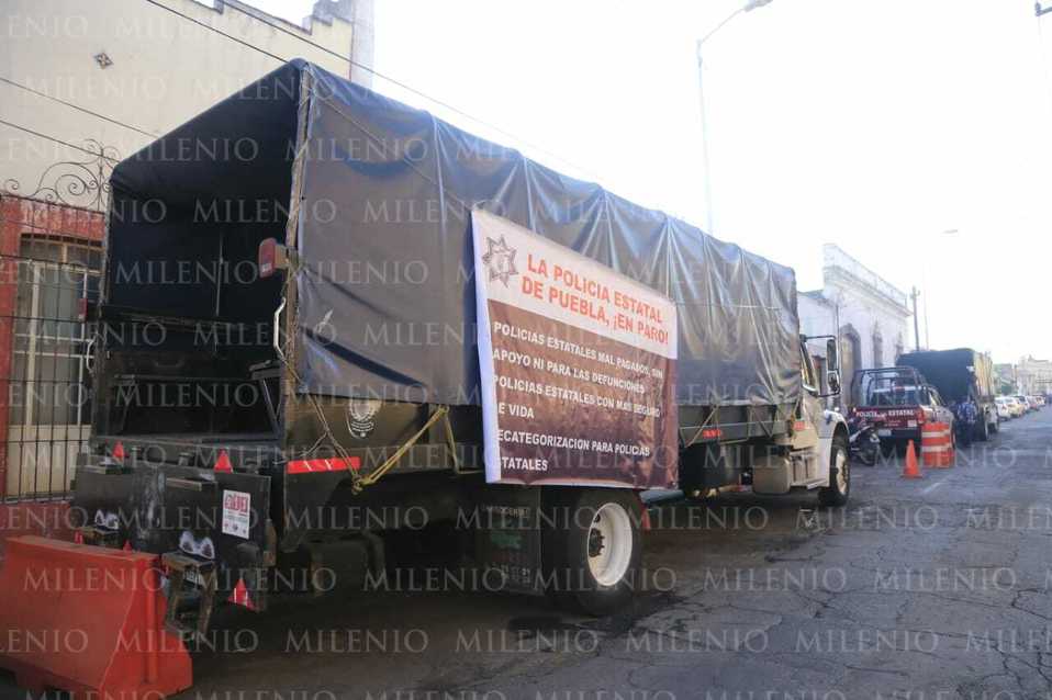 Elementos de la Secretaría de Seguridad Pública Estatal realizan un para de labores en sus instalaciones de la colonia Azcarate. (Andrés Lobato)