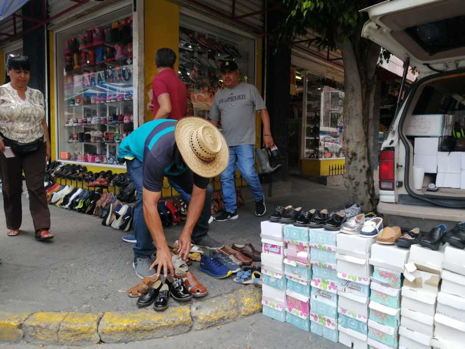 Locatarios de Zona Piel retoman actividades desde la vía pública
