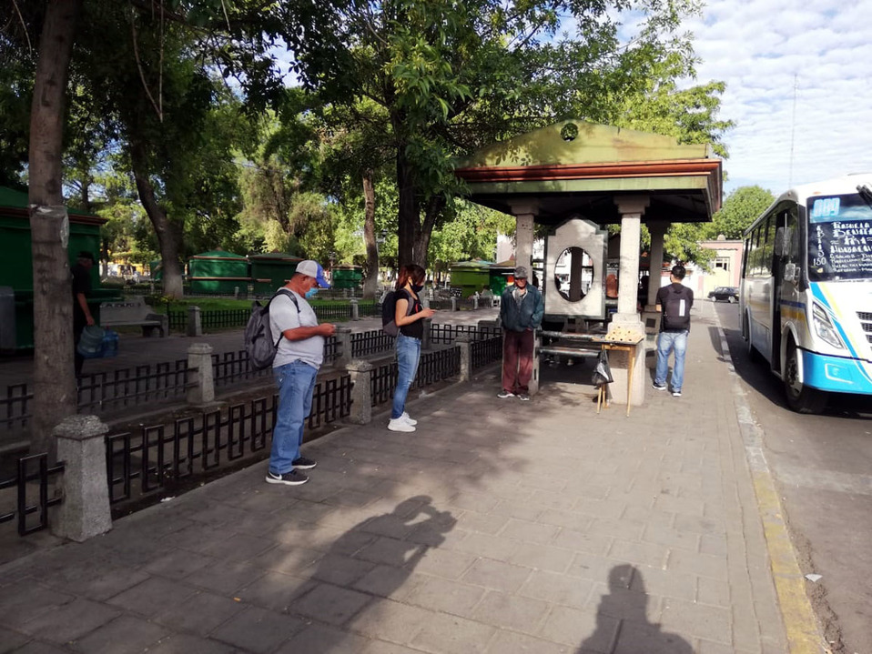 Las medidas de sana distancia se implementaron en los paraderos. (Juan Carlos Lozano)