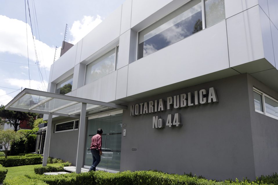 En octubre de 2019, Barbosa Huerta anunció que a 29 notarías les serían revocadas las patentes por uso indebido de documentos. (Agemcia Enfoque)