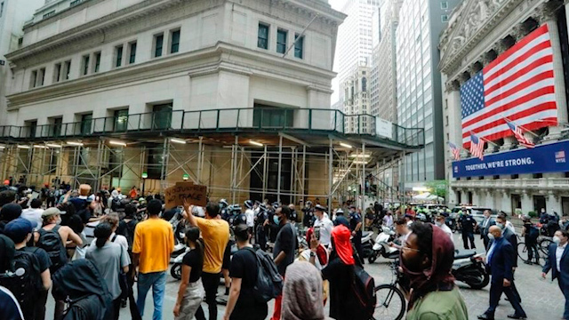 Nueva York prolonga toque de queda tras protestas por caso George Floyd