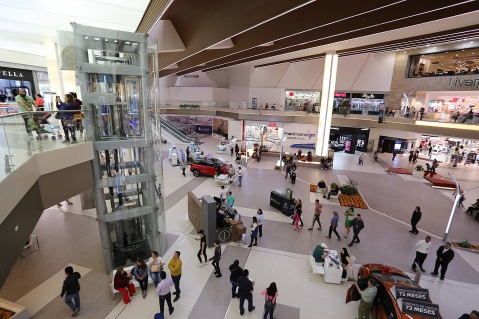 Centro comercial Galerías Monterrey. Foto: Roberto Alanís.