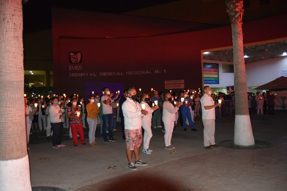 La ceremonia contó con la presencia de los padres del enfermero. (Foto: Said Betanzos)