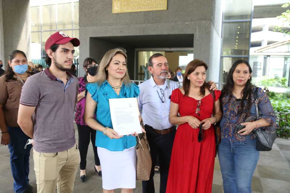 Los colectivos aseguraron que la diputada apoya a todas las familias de Nuevo León. Foto: Especial.