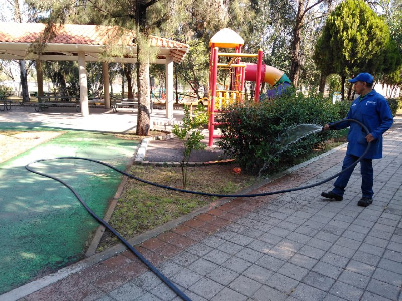 Deportivas en León reciben mantenimiento durante confinamiento.