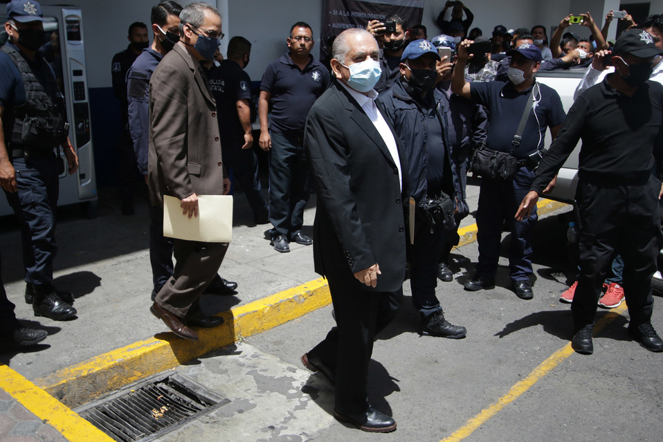 Ardelio Vargas acude por pliego petitorio de agentes de la SSP; promete regresar con respuesta. (Agencia Enfoque)
