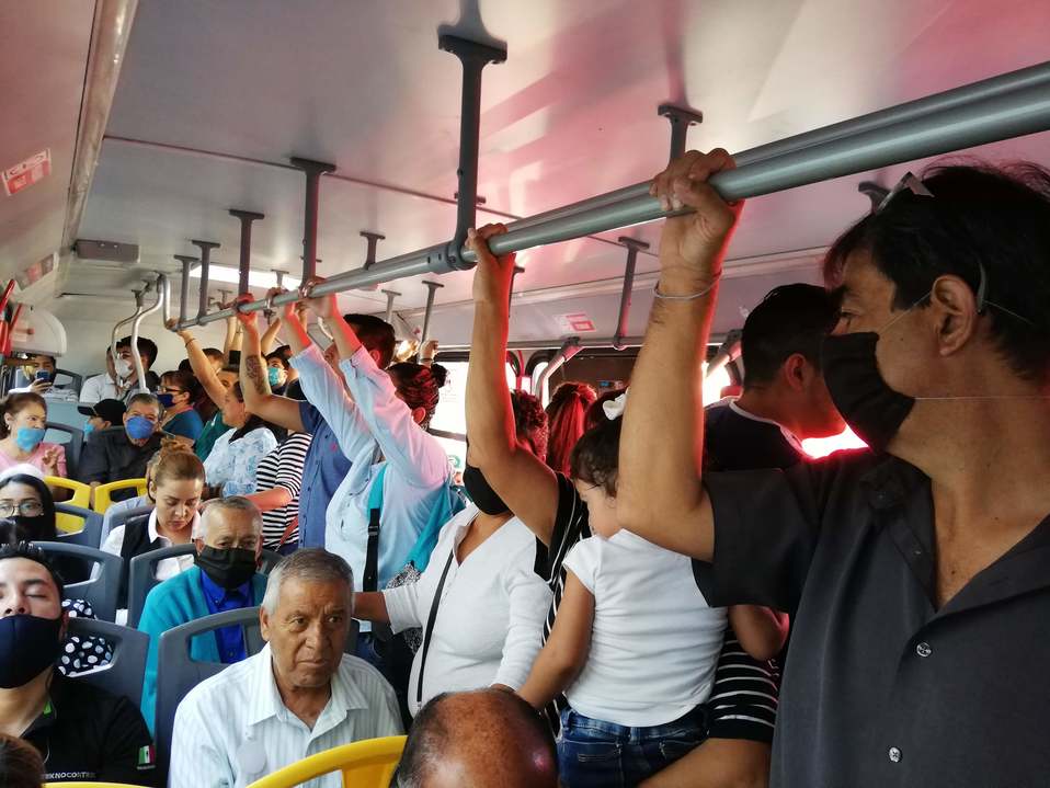 Coronavirus Guanajuato | Transporte  público de León sin sana distancia ni uso de cubrebocas. DANY BÉJAR.