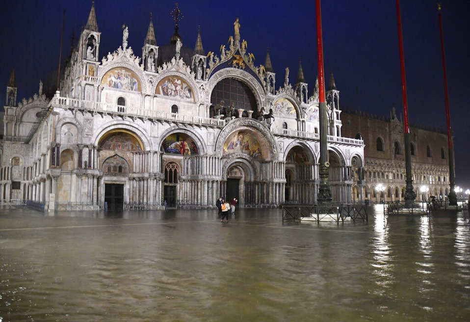 Venecia sigue cerrada al turismo por la pandemia de coronavirus. (AP)