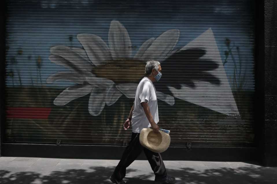 El gobierno de la CdMx decretó el uso obligatorio del cubrebocas, como parte de las medidas preventivas ante la nueva normalidad. (Ariana Pérez)